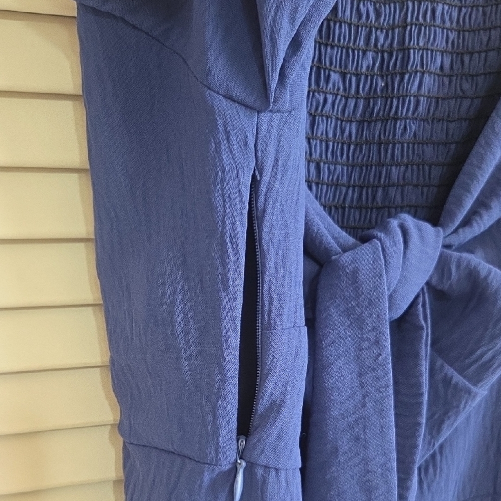 Elegant Blue Dress with Bow Detail - Picture 5 of 7